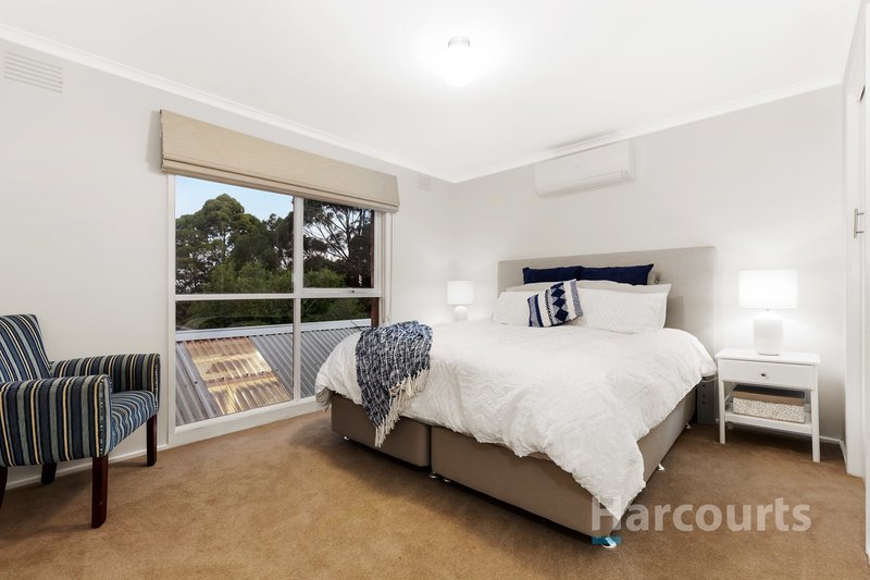 Photo - 18 Baudelaire Avenue, Wantirna VIC 3152 - Image 6