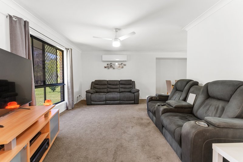 Photo - 18 Bauhinia Court, Morayfield QLD 4506 - Image 4