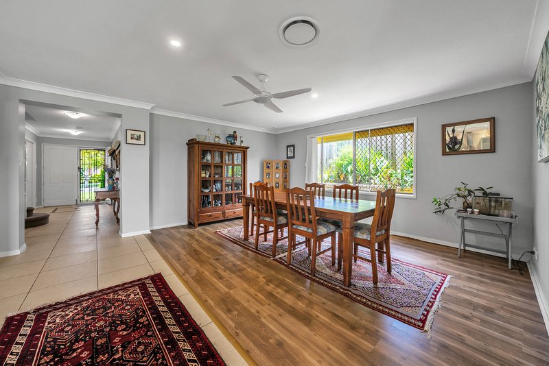 Photo - 18 Beerwah Street, Pacific Pines QLD 4211 - Image 11