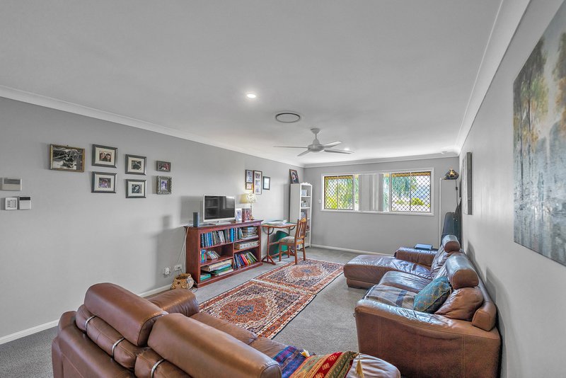 Photo - 18 Beerwah Street, Pacific Pines QLD 4211 - Image 13