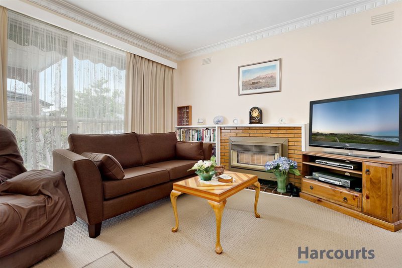 Photo - 18 Belmont Road, Glen Waverley VIC 3150 - Image 2