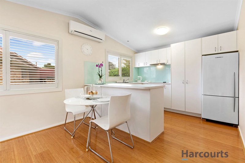 Photo - 18 Belmont Road, Glen Waverley VIC 3150 - Image 4