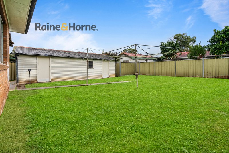 Photo - 18 Bencubbin Street, Sadleir NSW 2168 - Image 3