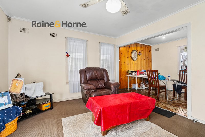 Photo - 18 Bencubbin Street, Sadleir NSW 2168 - Image 6