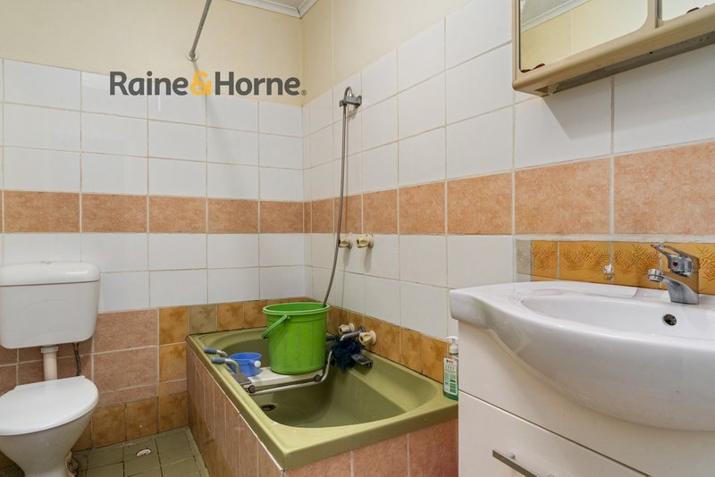 Photo - 18 Bencubbin Street, Sadleir NSW 2168 - Image 8