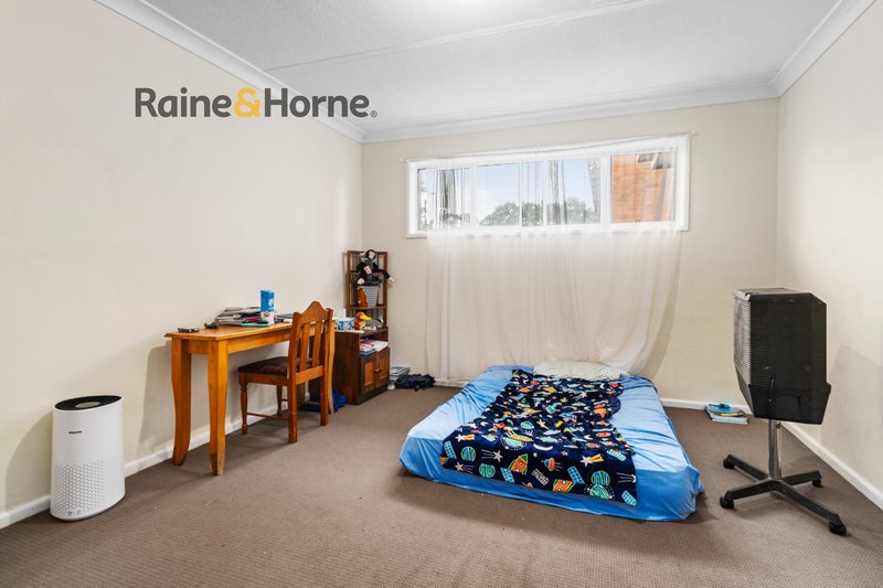 Photo - 18 Bencubbin Street, Sadleir NSW 2168 - Image 9