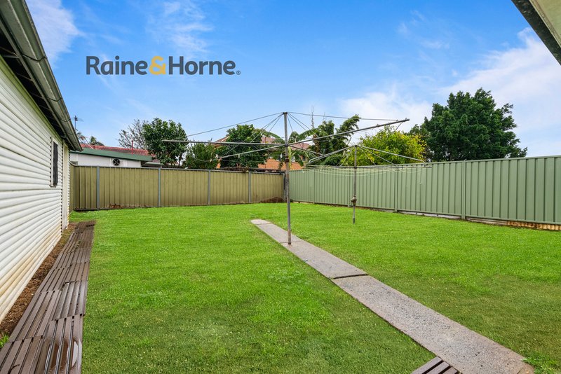 Photo - 18 Bencubbin Street, Sadleir NSW 2168 - Image 11