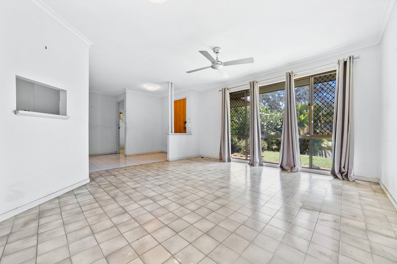 Photo - 18 Benjul Drive, Beenleigh QLD 4207 - Image 2