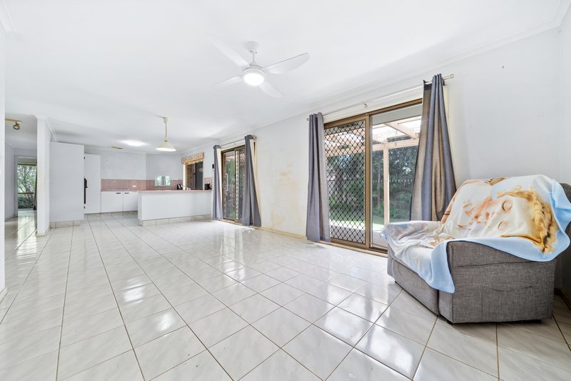 Photo - 18 Benjul Drive, Beenleigh QLD 4207 - Image 3