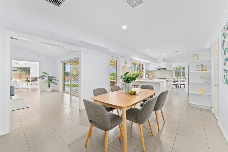Photo - 18 Billanook Way, Chirnside Park VIC 3116 - Image 5