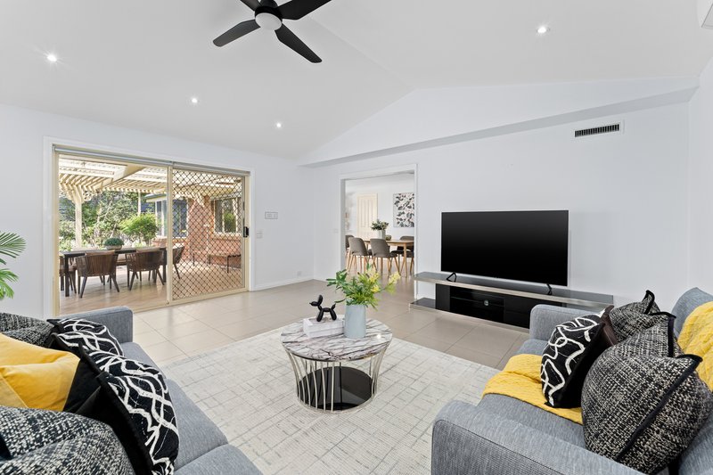 Photo - 18 Billanook Way, Chirnside Park VIC 3116 - Image 8