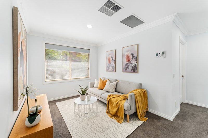 Photo - 18 Billanook Way, Chirnside Park VIC 3116 - Image 9