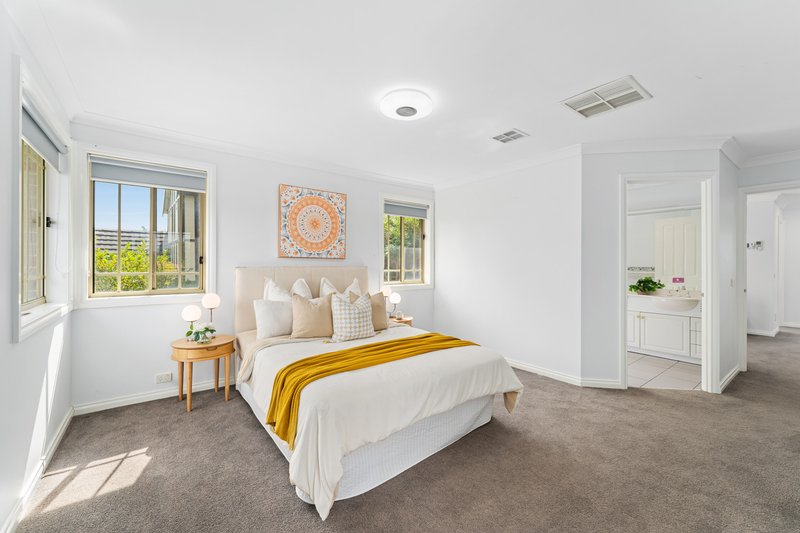 Photo - 18 Billanook Way, Chirnside Park VIC 3116 - Image 13