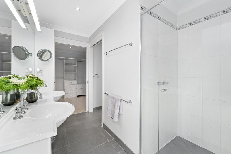 Photo - 18 Billanook Way, Chirnside Park VIC 3116 - Image 14