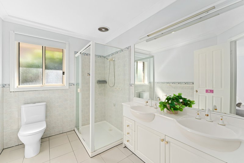 Photo - 18 Billanook Way, Chirnside Park VIC 3116 - Image 15