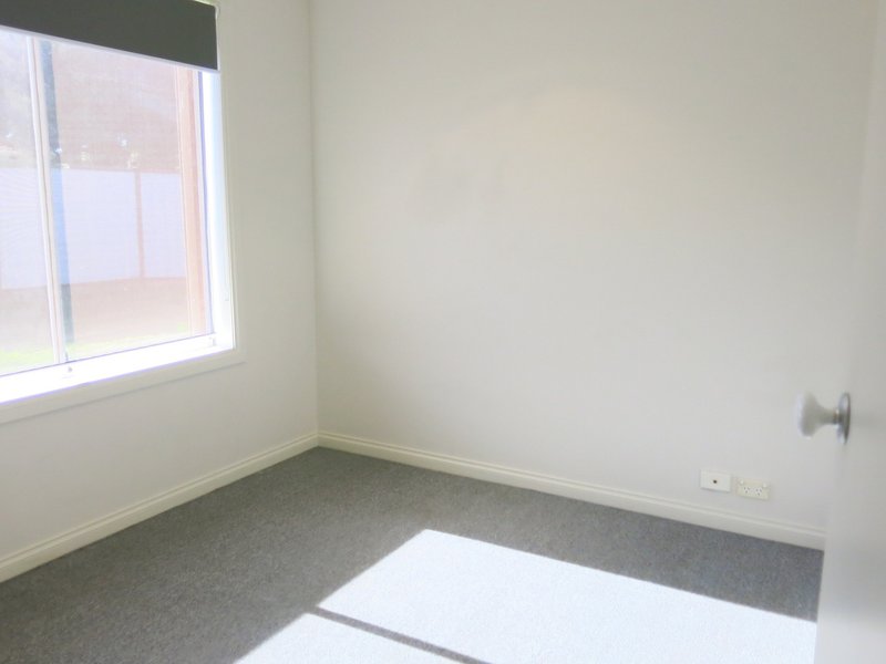 Photo - 18 Billungah Place, Burnside VIC 3023 - Image 11