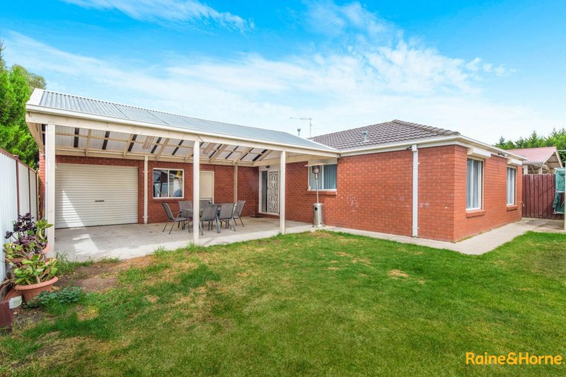 Photo - 18 Billungah Place, Burnside VIC 3023 - Image 14