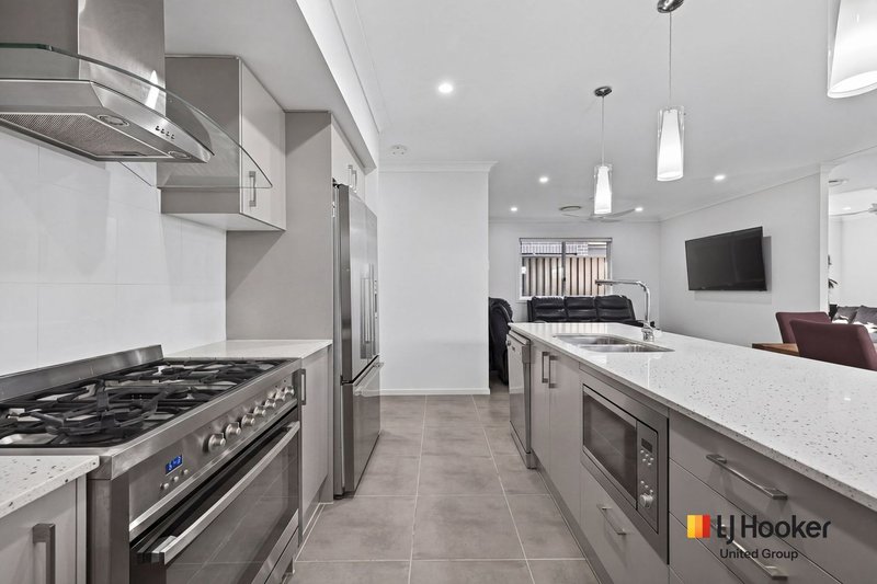Photo - 18 Bilson Road, Spring Farm NSW 2570 - Image 3