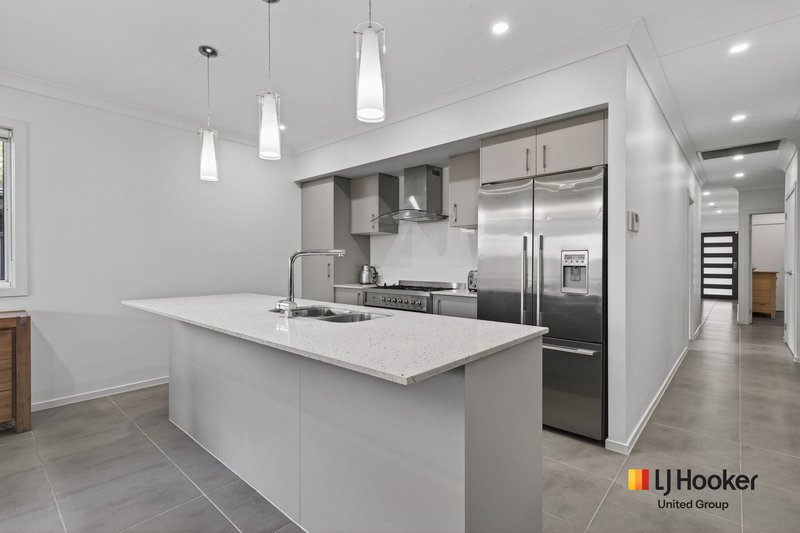 Photo - 18 Bilson Road, Spring Farm NSW 2570 - Image 4