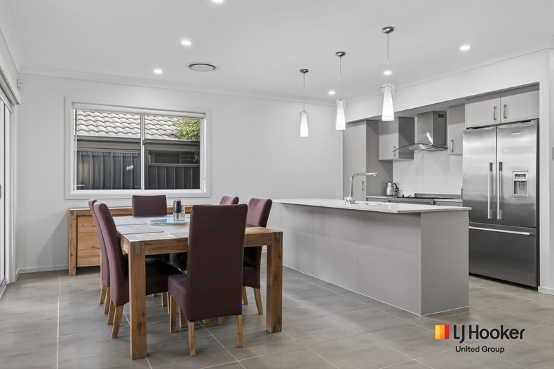 Photo - 18 Bilson Road, Spring Farm NSW 2570 - Image 5