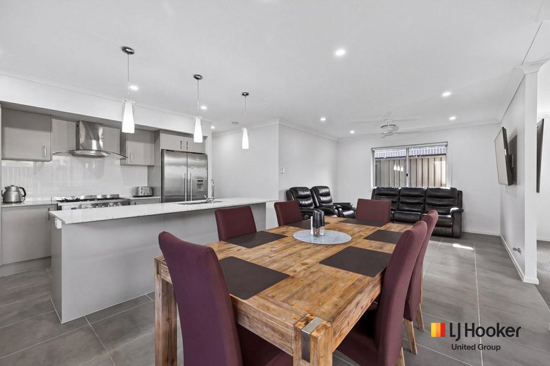 Photo - 18 Bilson Road, Spring Farm NSW 2570 - Image 6