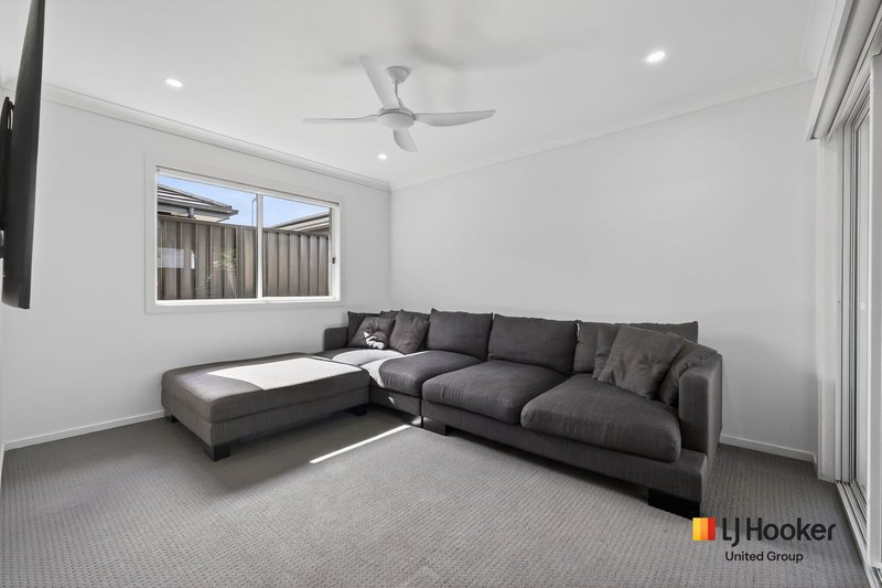 Photo - 18 Bilson Road, Spring Farm NSW 2570 - Image 7