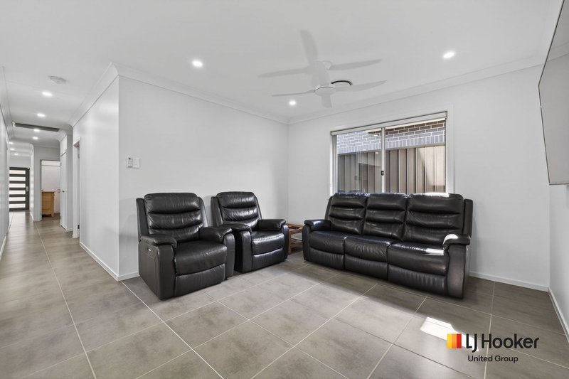 Photo - 18 Bilson Road, Spring Farm NSW 2570 - Image 8