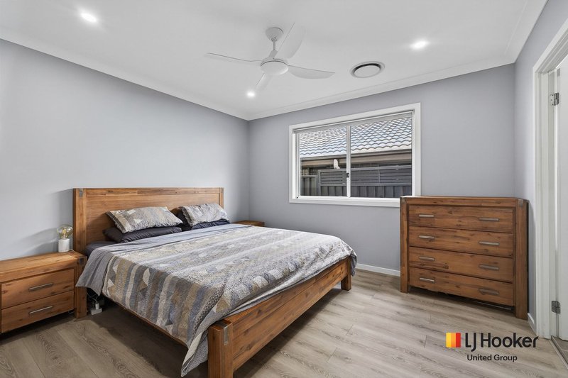 Photo - 18 Bilson Road, Spring Farm NSW 2570 - Image 9