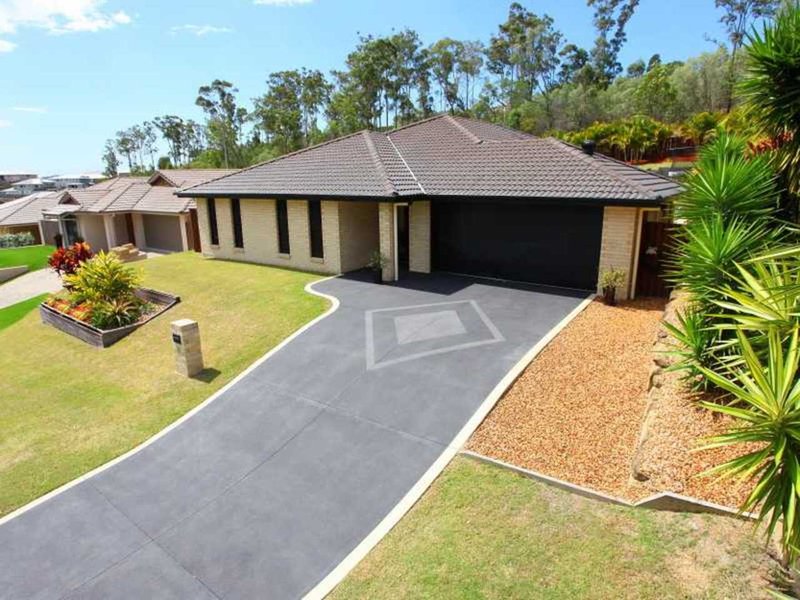 Photo - 18 Bimberi Row, Pacific Pines QLD 4211 - Image 4