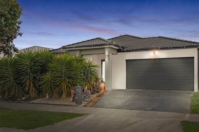 18 Birkdale Way, Weir Views VIC 3338