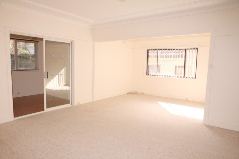 Photo - 18 Bix Road, Dee Why NSW 2099 - Image 2