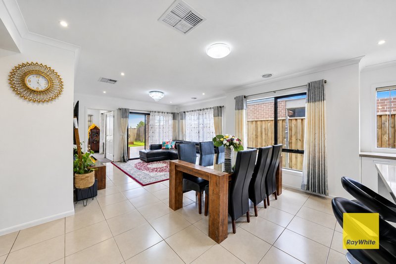 Photo - 18 Blazon Drive, Tarneit VIC 3029 - Image 15