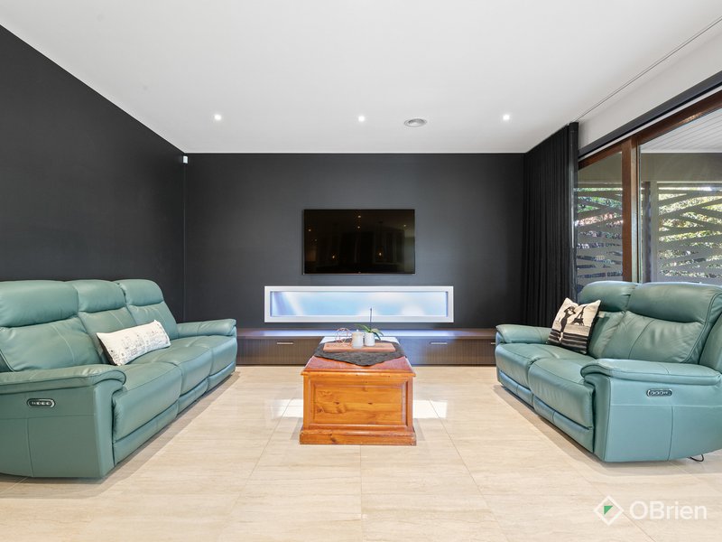 Photo - 18 Bloom Street, Werribee VIC 3030 - Image 11