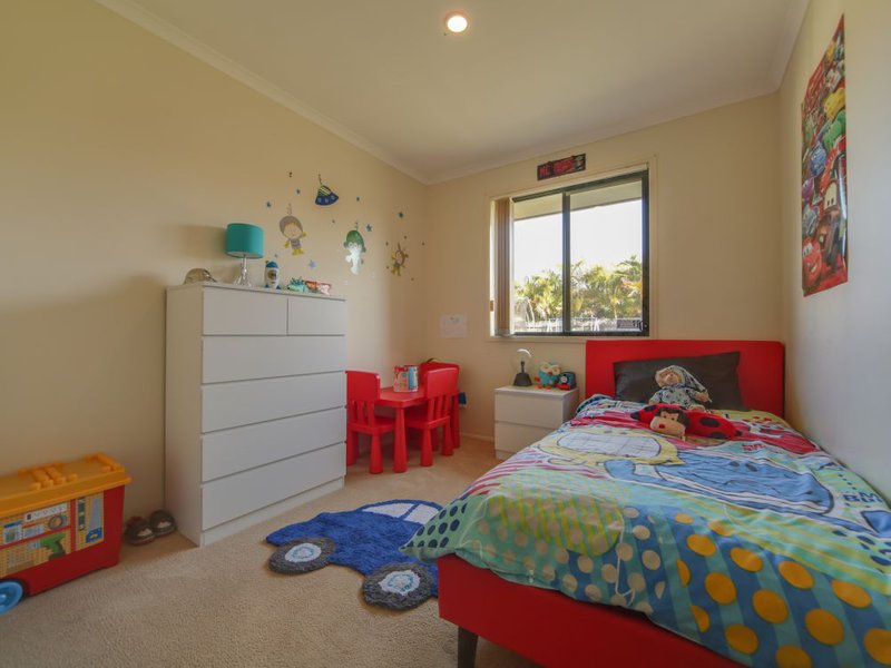 Photo - 18 Blueash Crescent, Oxenford QLD 4210 - Image