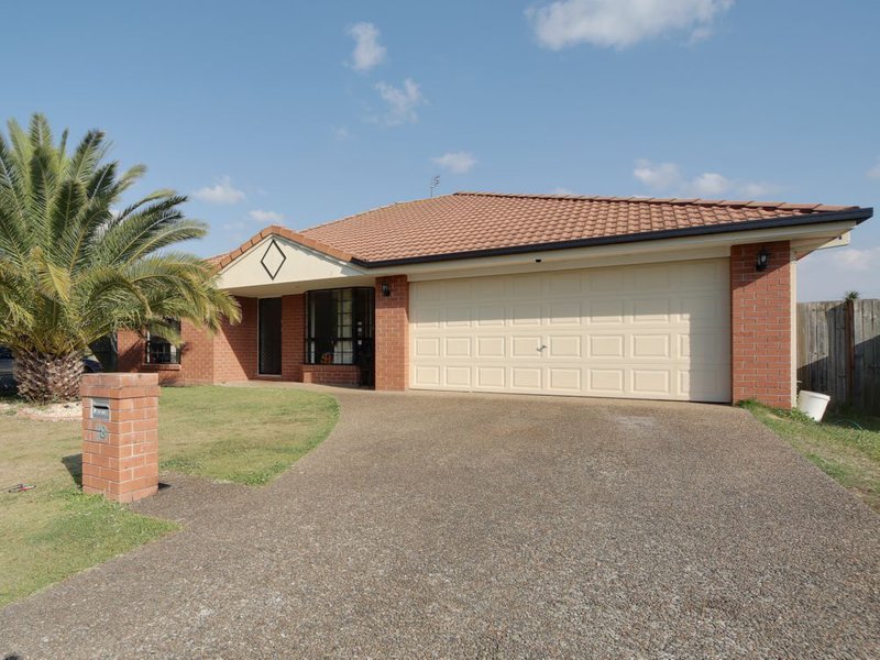 Photo - 18 Blueash Crescent, Oxenford QLD 4210 - Image 3