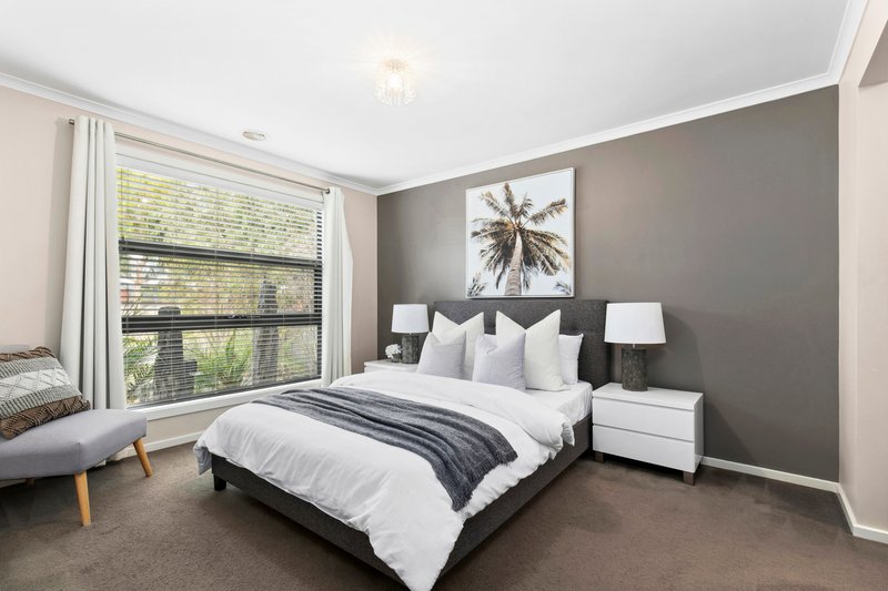 Photo - 18 Bluebill Court, Lara VIC 3212 - Image 2