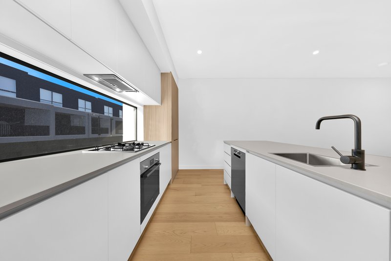 Photo - 18 Bocconcini Walk, Mill Park VIC 3082 - Image 4