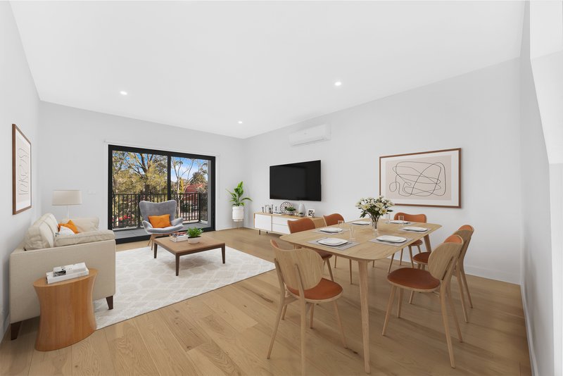 Photo - 18 Bocconcini Walk, Mill Park VIC 3082 - Image 5