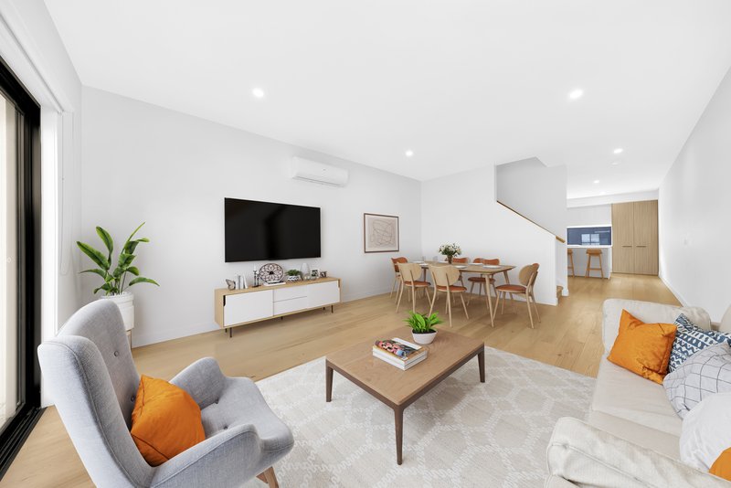 Photo - 18 Bocconcini Walk, Mill Park VIC 3082 - Image 6