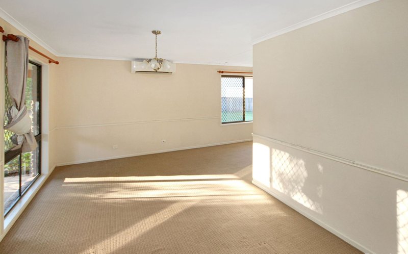 Photo - 18 Boda Street, Camira QLD 4300 - Image 6