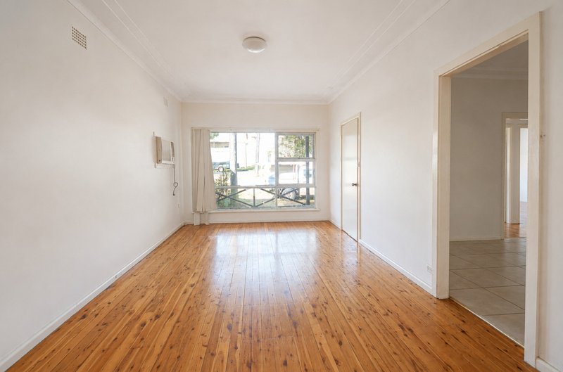 Photo - 18 Bogalara Road, Old Toongabbie NSW 2146 - Image 5