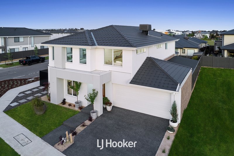 18 Bolshoi Boulevard, Clyde North VIC 3978