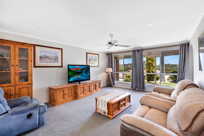 Photo - 18 Bolton Street, Bateau Bay NSW 2261 - Image 3