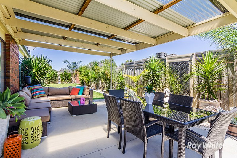 18 Bookham Way, Cranbourne West VIC 3977