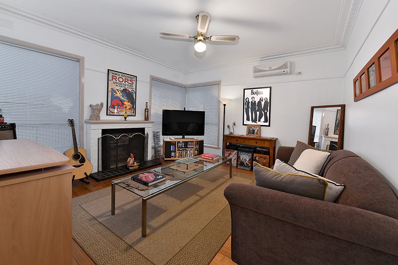 Photo - 18 Booth Street, Preston VIC 3072 - Image 2