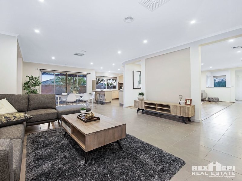 Photo - 18 Boronia Avenue, Cranbourne VIC 3977 - Image 4