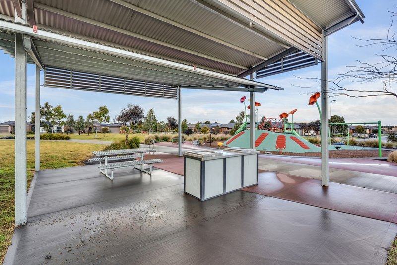 Photo - 18 Botanical Avenue, Wallan VIC 3756 - Image 17