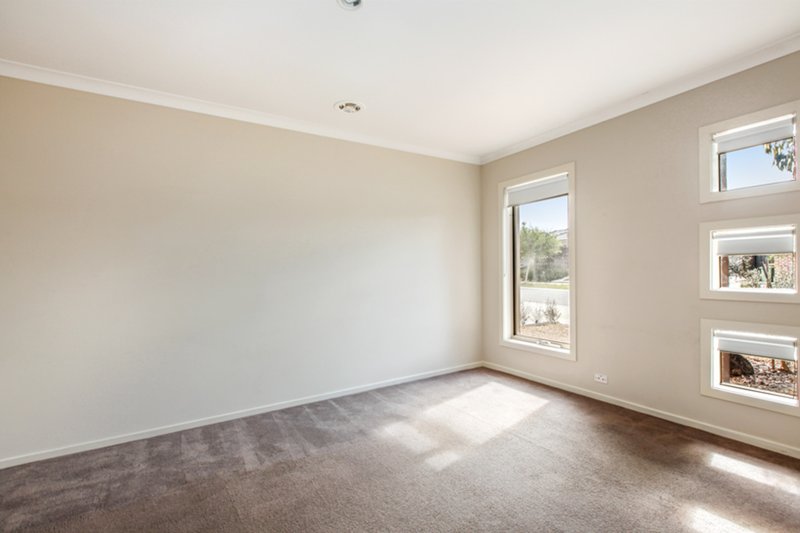 Photo - 18 Bottlebrush Road, Craigieburn VIC 3064 - Image 4