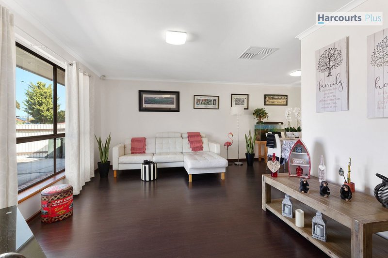 Photo - 18 Bounty Road, Hallett Cove SA 5158 - Image 3