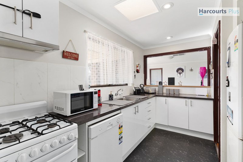 Photo - 18 Bounty Road, Hallett Cove SA 5158 - Image 7